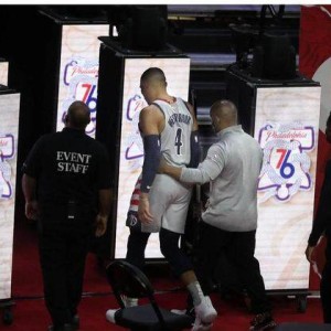 星空体育APP下载-球迷失控疫情惹的祸？明星后卫遭殃